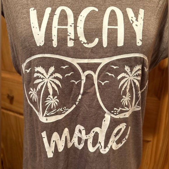 SHEIN 'Vacay Mode' Graphic T-Shirt woman’s - Picture 11 of 11